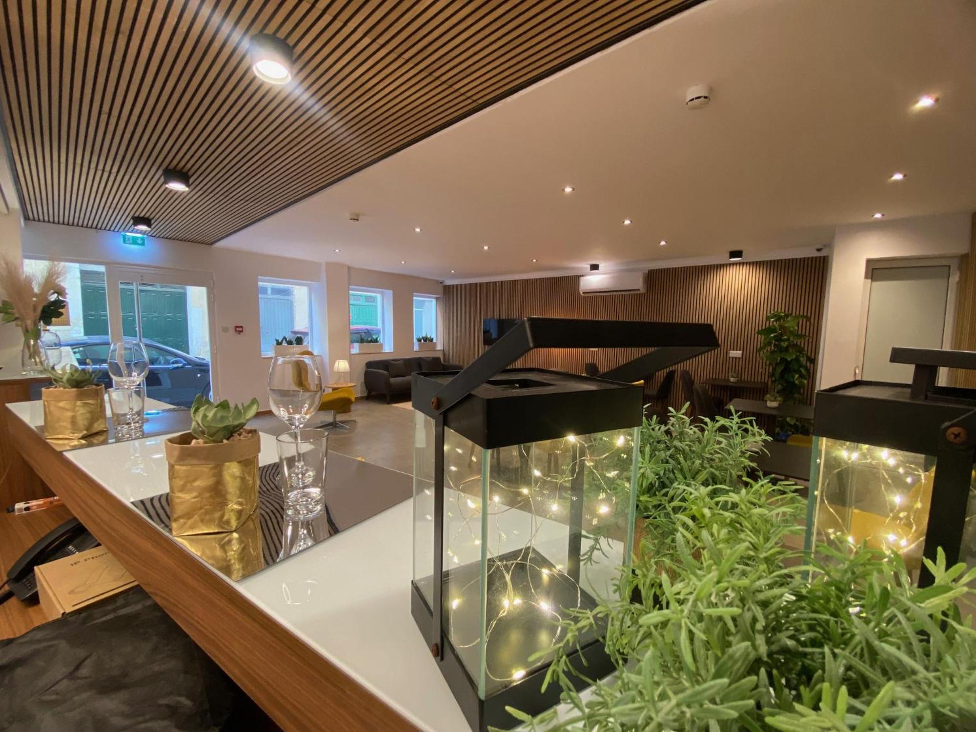 Marina Suites & Apartments - Self Catering - By Tritoni Hotels Gzira Buitenkant foto