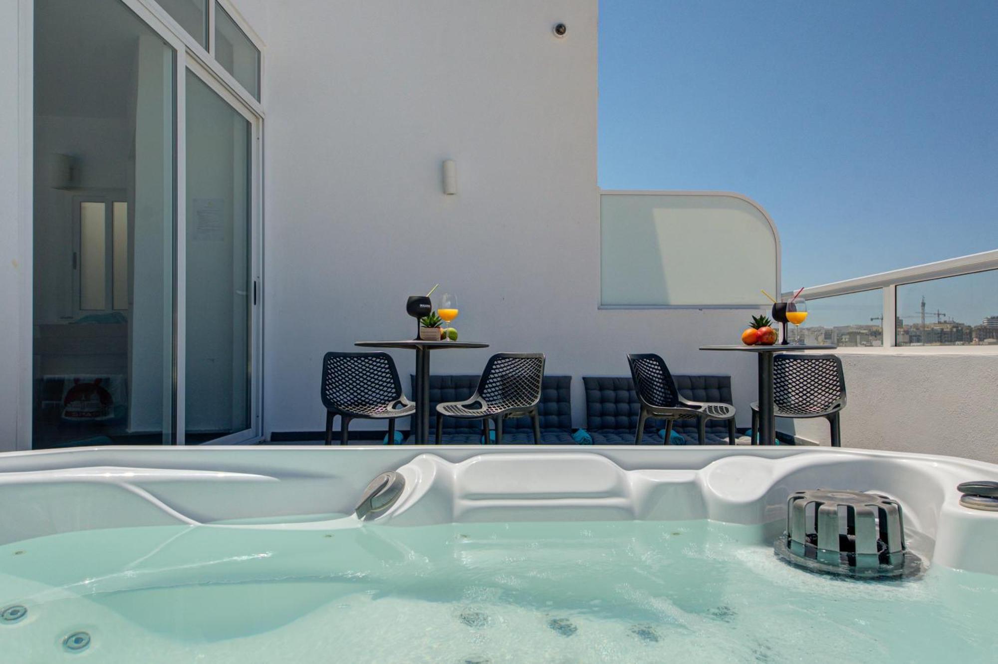 Marina Suites & Apartments - Self Catering - By Tritoni Hotels Gzira Buitenkant foto